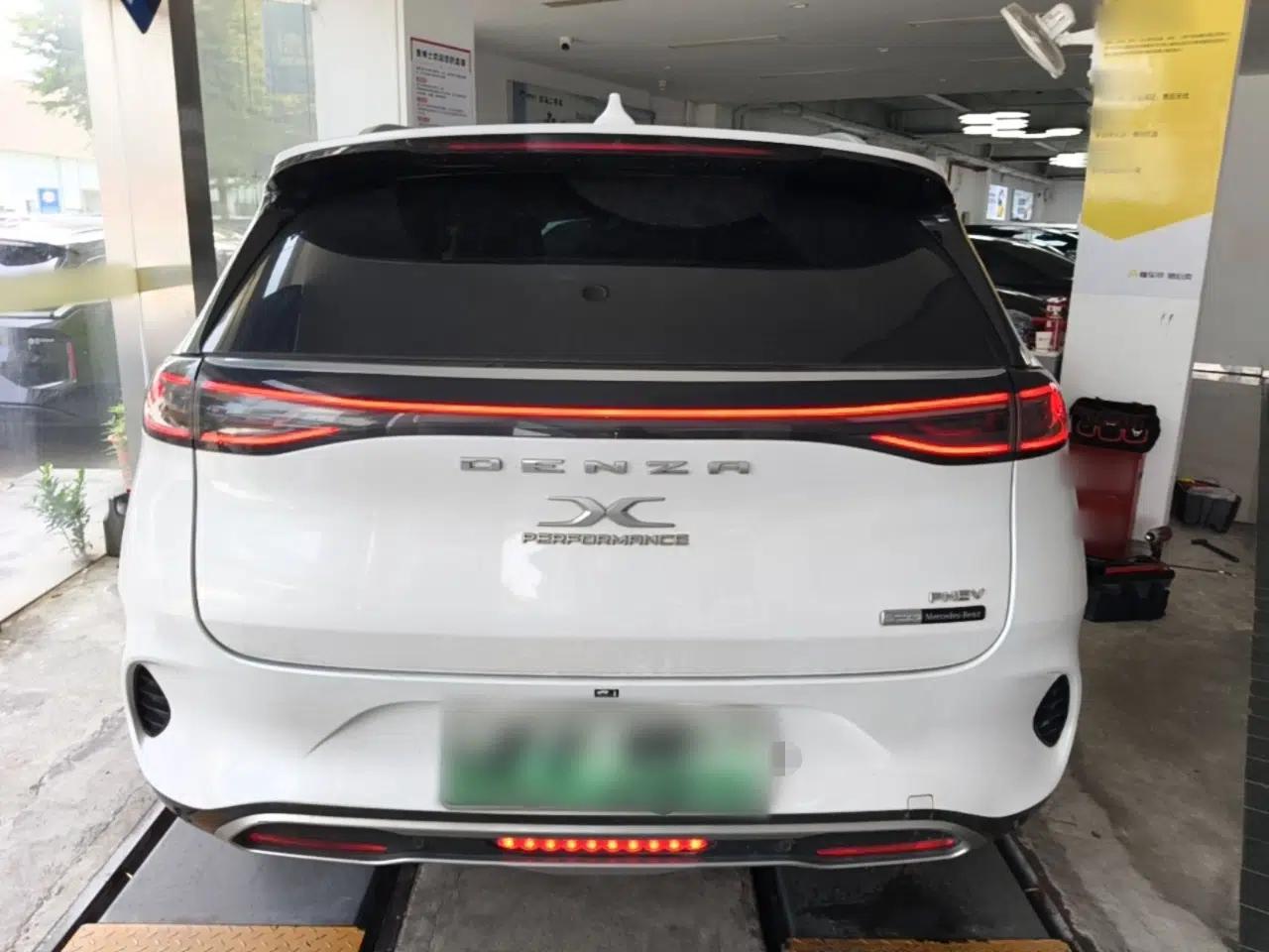 Denza X 2020 PHEV Classic Edition — миниатюра 5