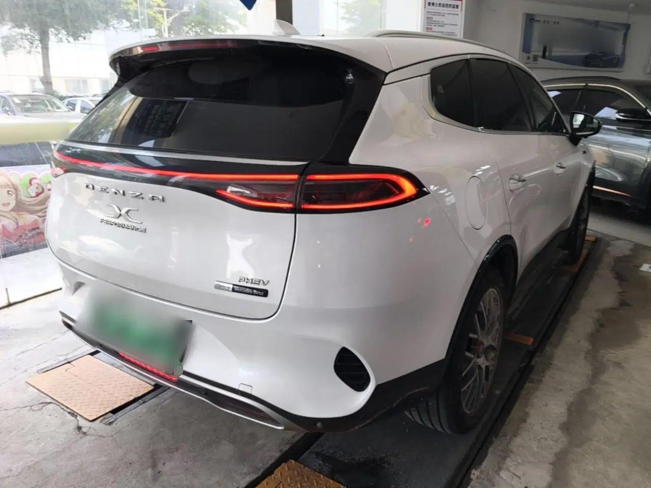 Denza X 2020 PHEV Classic Edition — миниатюра 6