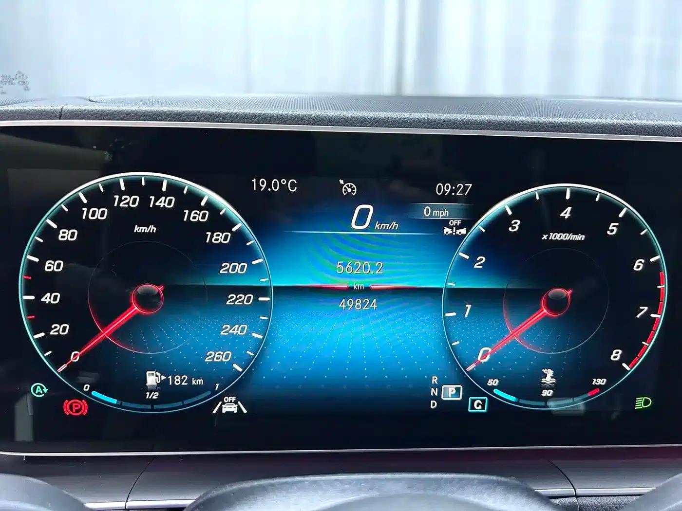 Imported Mercedes-Benz GLE 2023 GLE 350 4MATIC Fashion Model — миниатюра 16