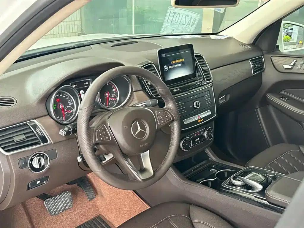 Imported Mercedes-Benz GLE 2017 GLE 320 4MATIC Luxury — миниатюра 5
