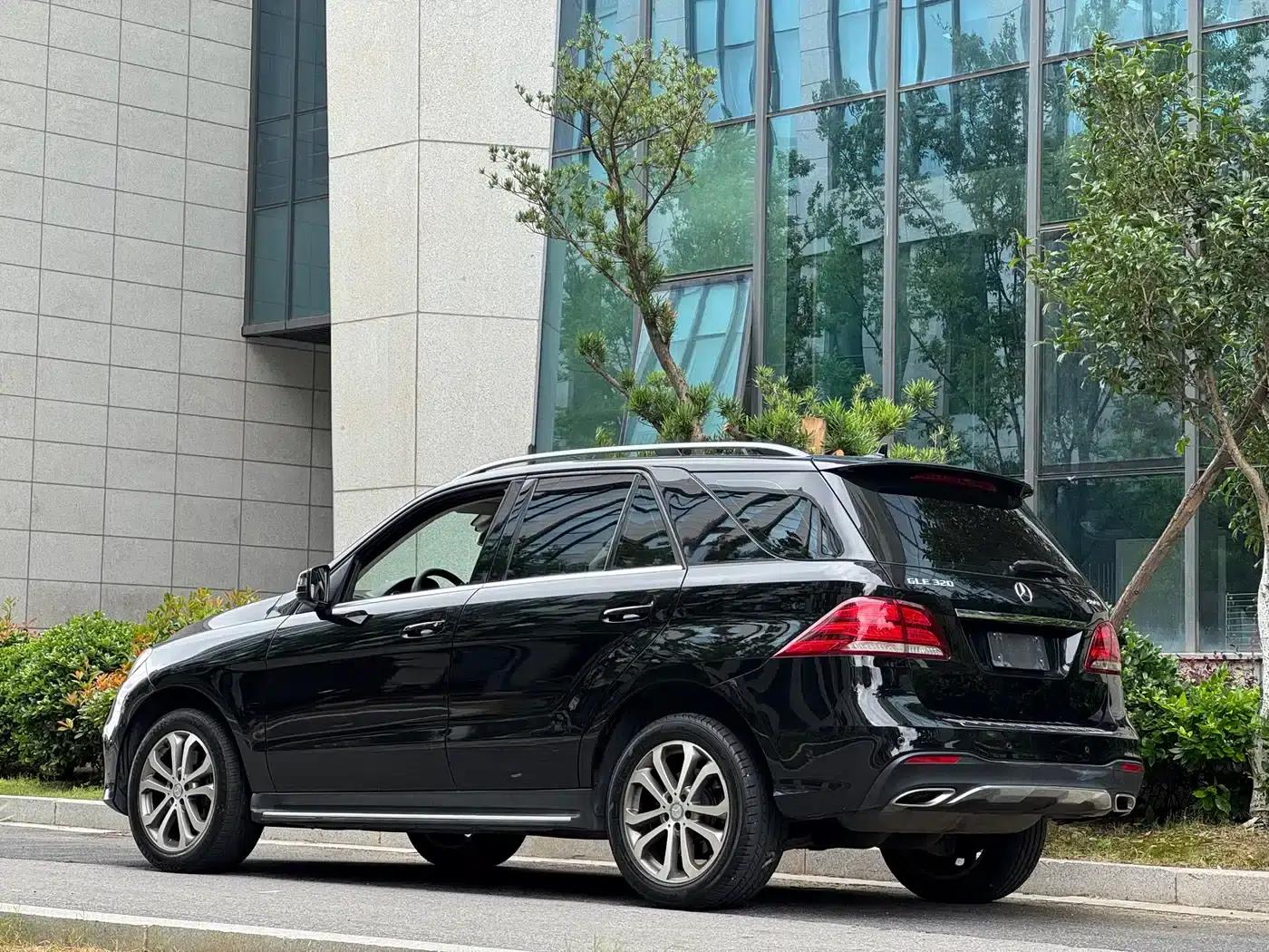 Mercedes-Benz GLE (Imported) 2016 GLE 320 4MATIC Luxury — миниатюра 3