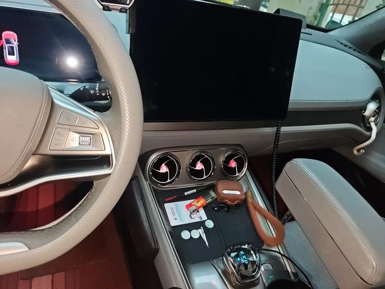 Denza N8 2023 Four-Wheel Drive Ultra-Hybrid Flagship Six-Seater Version — миниатюра 9