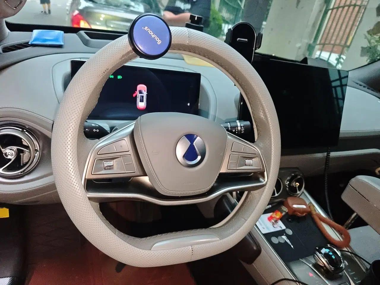 Denza N8 2023 Four-Wheel Drive Ultra-Hybrid Flagship Six-Seater Version — миниатюра 10