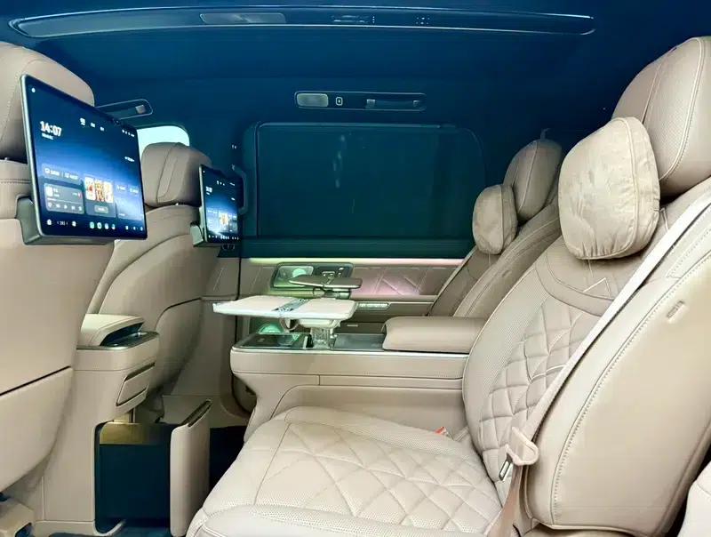 NIO ES9 2026 Executive Signature Edition with 6-seat island — миниатюра 7
