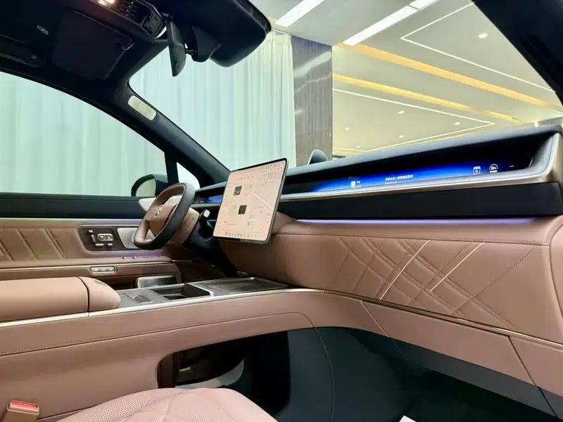 NIO ES9 2026 Executive Signature Edition with 6-seat island — миниатюра 8