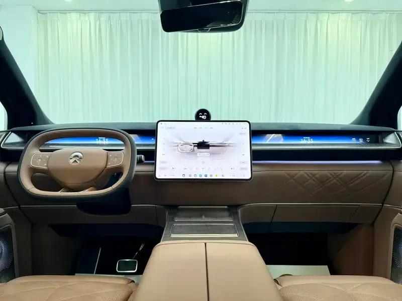 NIO ES9 2026 Executive Signature Edition with 6-seat island — миниатюра 10