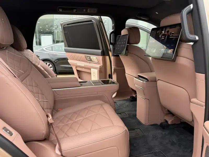NIO ES9 2026 Executive Signature Edition with 6-seat island — миниатюра 11