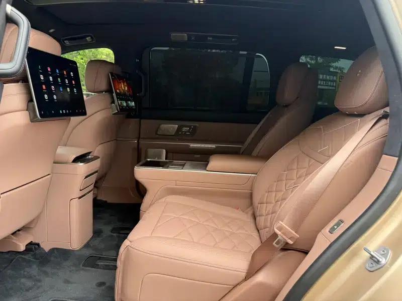 NIO ES9 2026 Executive Signature Edition with 6-seat island — миниатюра 12