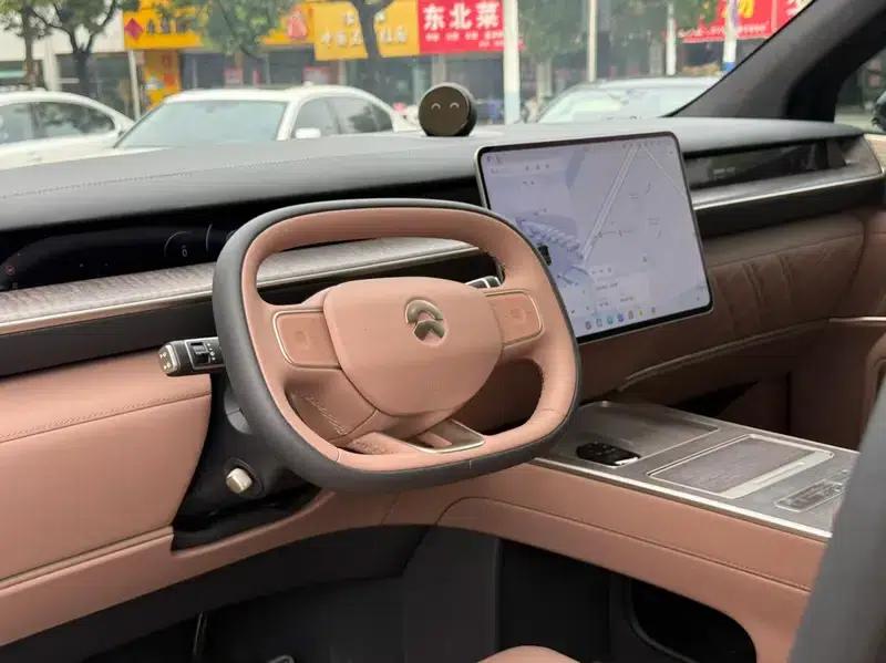 NIO ES9 2026 Executive Signature Edition with 6-seat island — миниатюра 9
