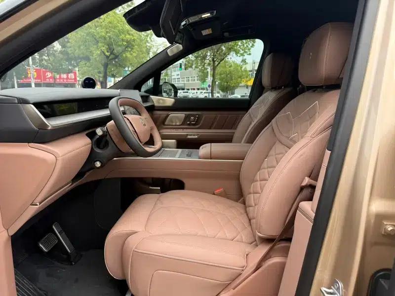 NIO ES9 2026 Executive Signature Edition with 6-seat island — миниатюра 10