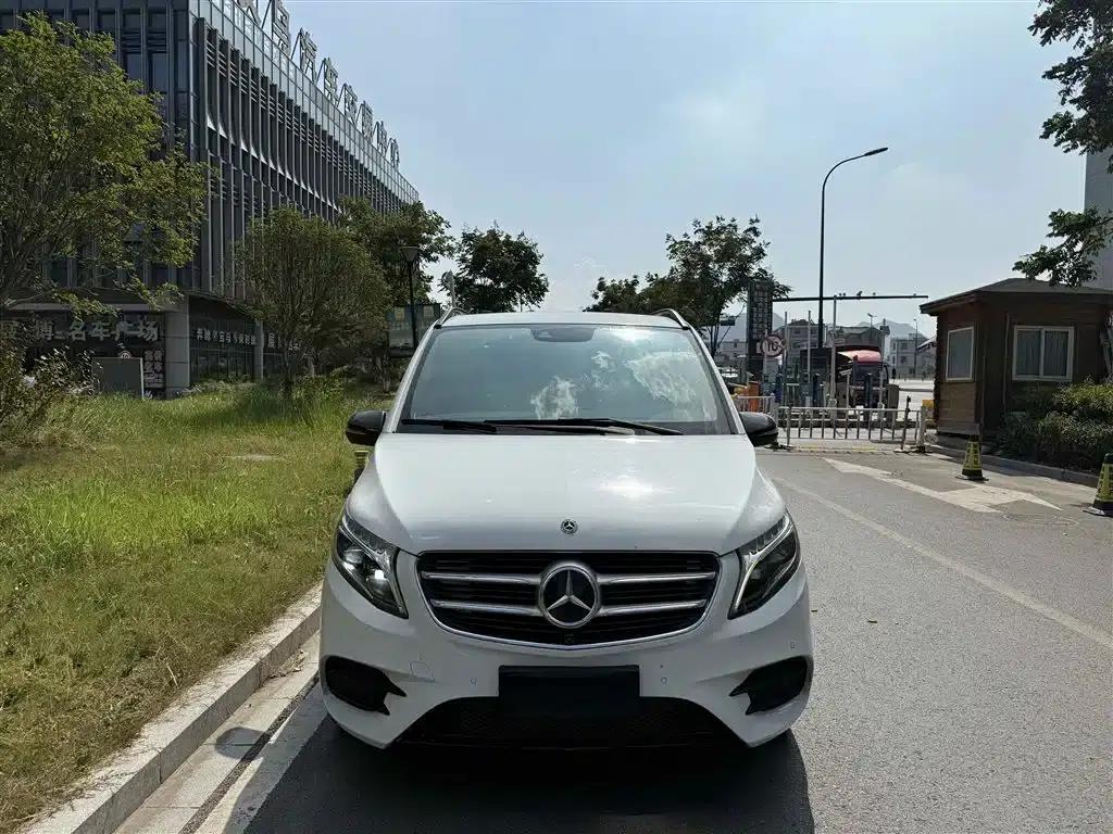 Mercedes-Benz V-Class 2018 V 260 L Premium Extended Edition (China V Emission Standard) — миниатюра 2