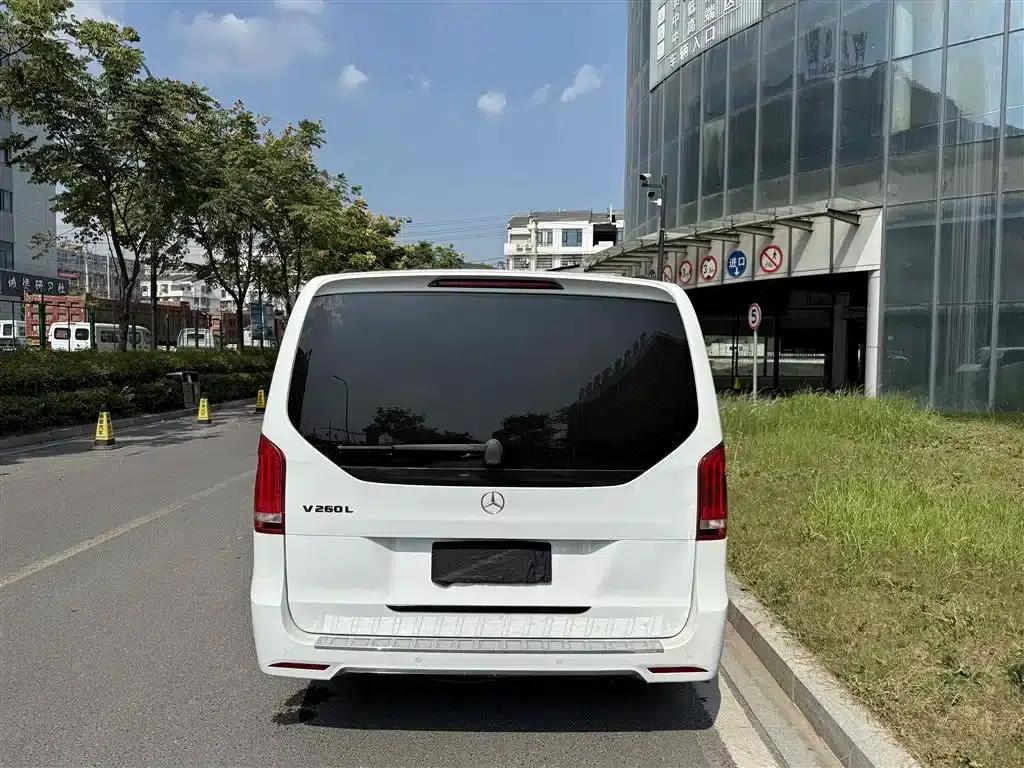 Mercedes-Benz V-Class 2018 V 260 L Premium Extended Edition (China V Emission Standard) — миниатюра 5