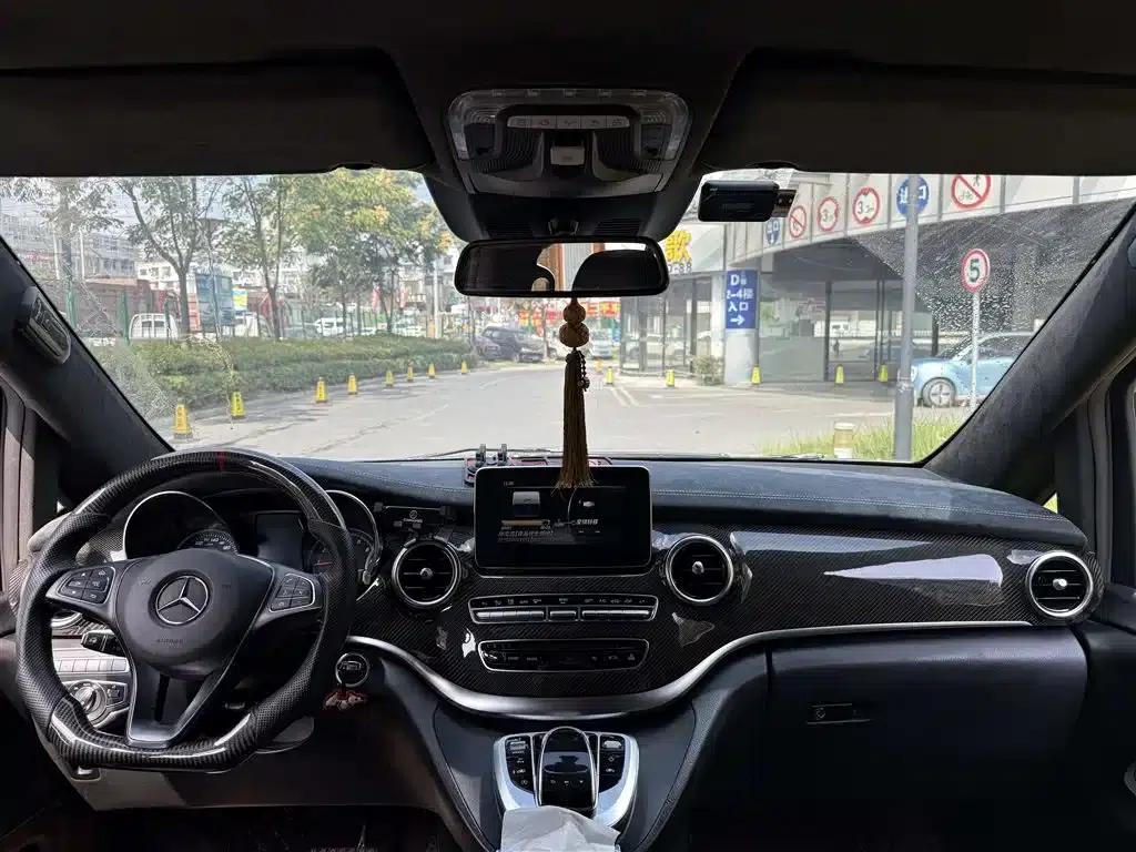 Mercedes-Benz V-Class 2018 V 260 L Premium Extended Edition (China V Emission Standard) — миниатюра 6