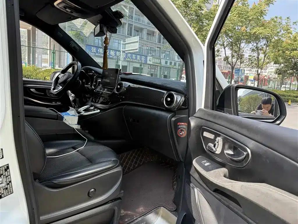 Mercedes-Benz V-Class 2018 V 260 L Premium Extended Edition (China V Emission Standard) — миниатюра 10