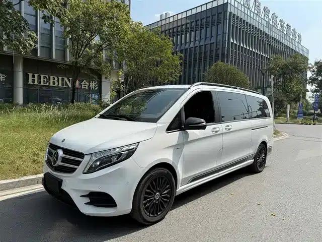 Mercedes-Benz V-Class 2018 V 260 L Premium Extended Edition (China V Emission Standard)