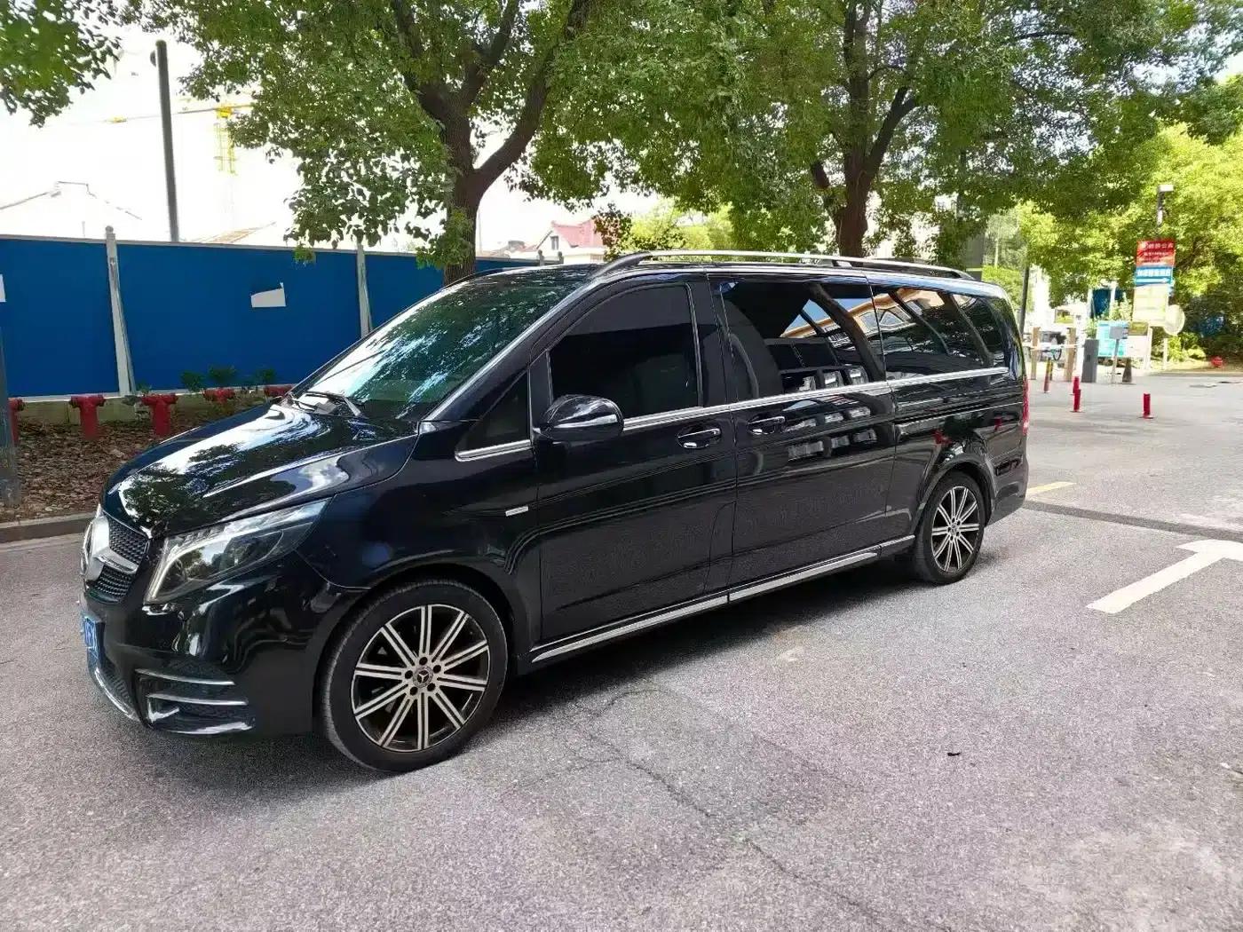 Mercedes-Benz V-Class 2022 V 260 L Long Wheelbase Luxury Edition — миниатюра 1