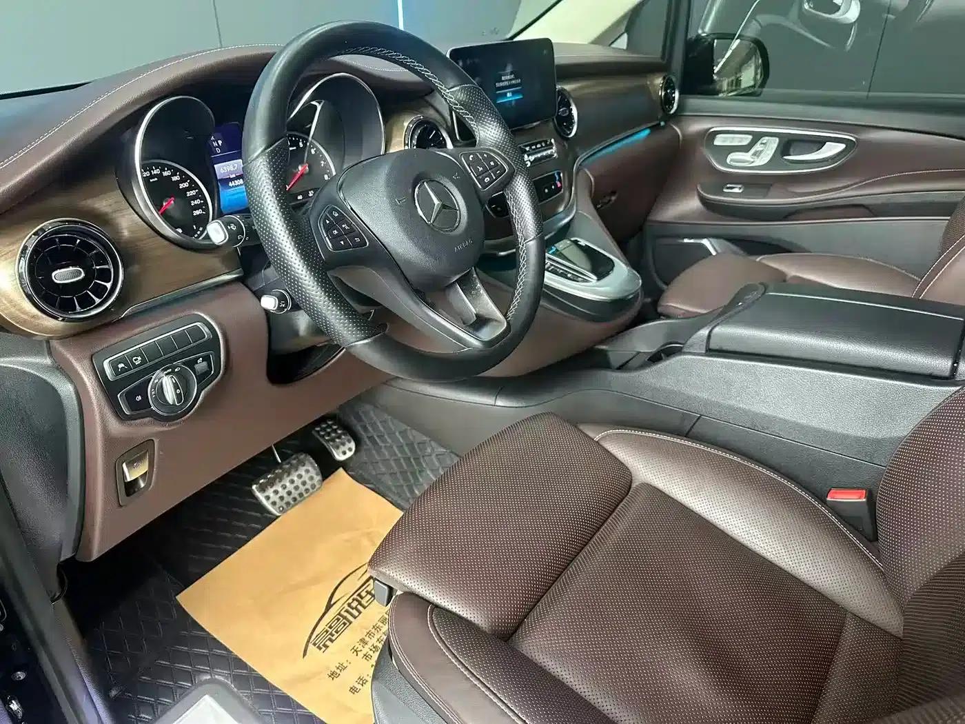 Mercedes-Benz V-Class 2022 V 260 L Long Wheelbase Luxury Edition — миниатюра 11