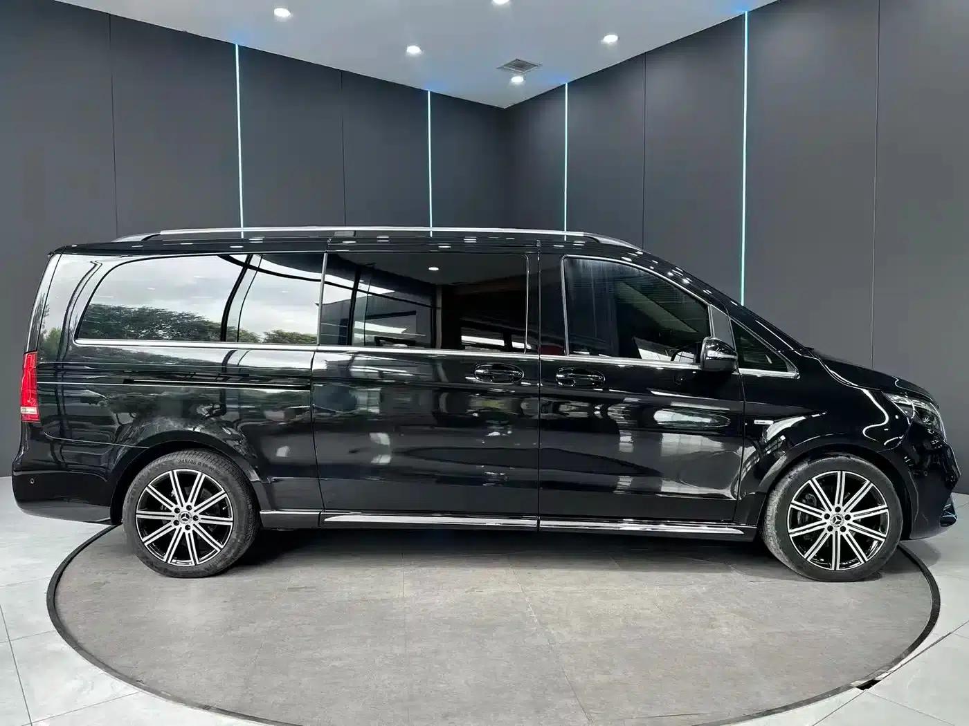 Mercedes-Benz V-Class 2022 V 260 L Long Wheelbase Luxury Edition — миниатюра 4