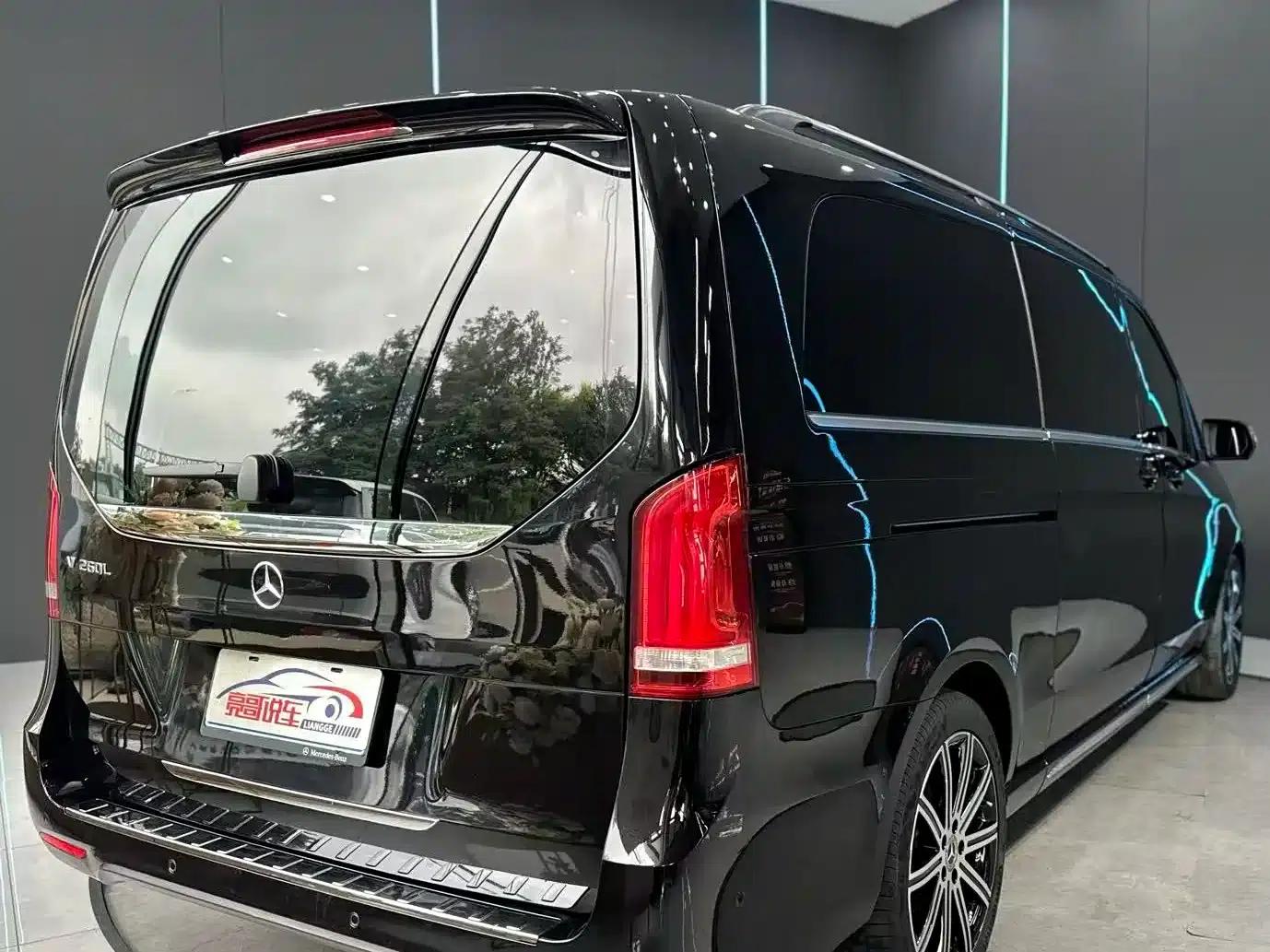 Mercedes-Benz V-Class 2022 V 260 L Long Wheelbase Luxury Edition — миниатюра 6