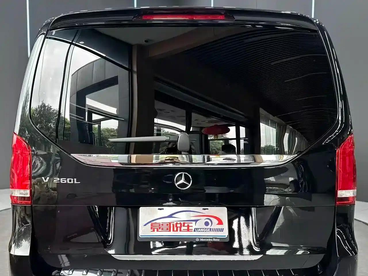Mercedes-Benz V-Class 2022 V 260 L Long Wheelbase Luxury Edition — миниатюра 7