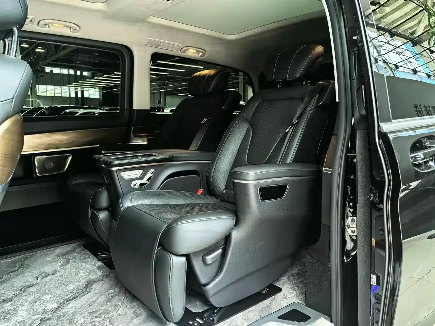 Mercedes-Benz V-Class 2022 V 260 L Long Wheelbase Luxury Edition — миниатюра 13