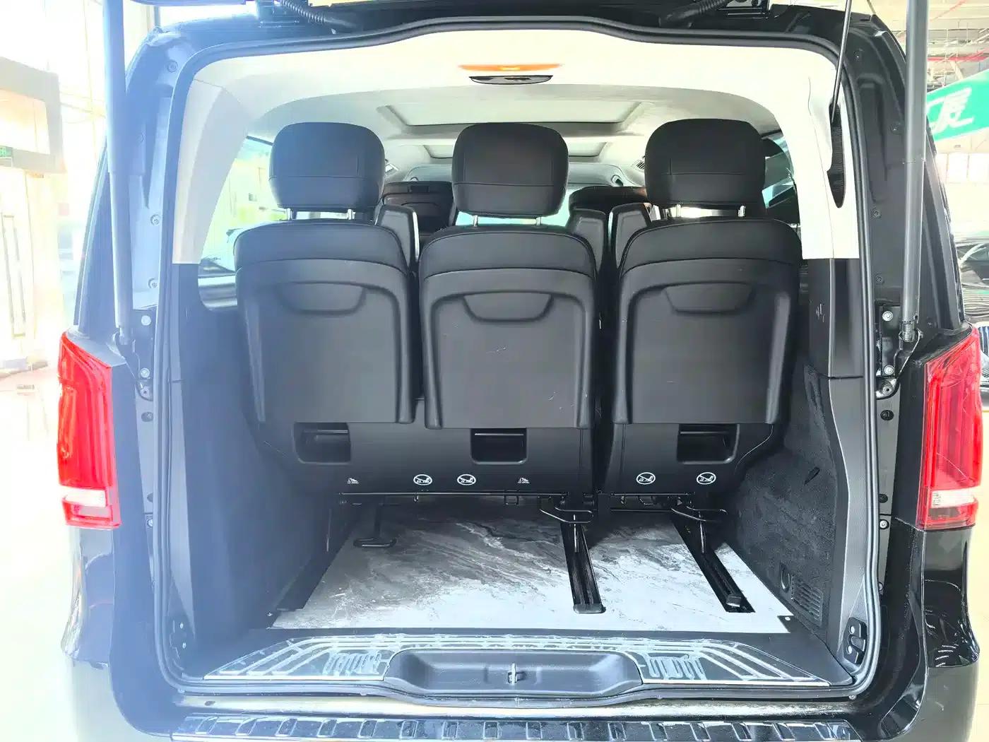 Mercedes-Benz V-Class 2022 V 260 L Long Wheelbase Luxury Edition — миниатюра 17