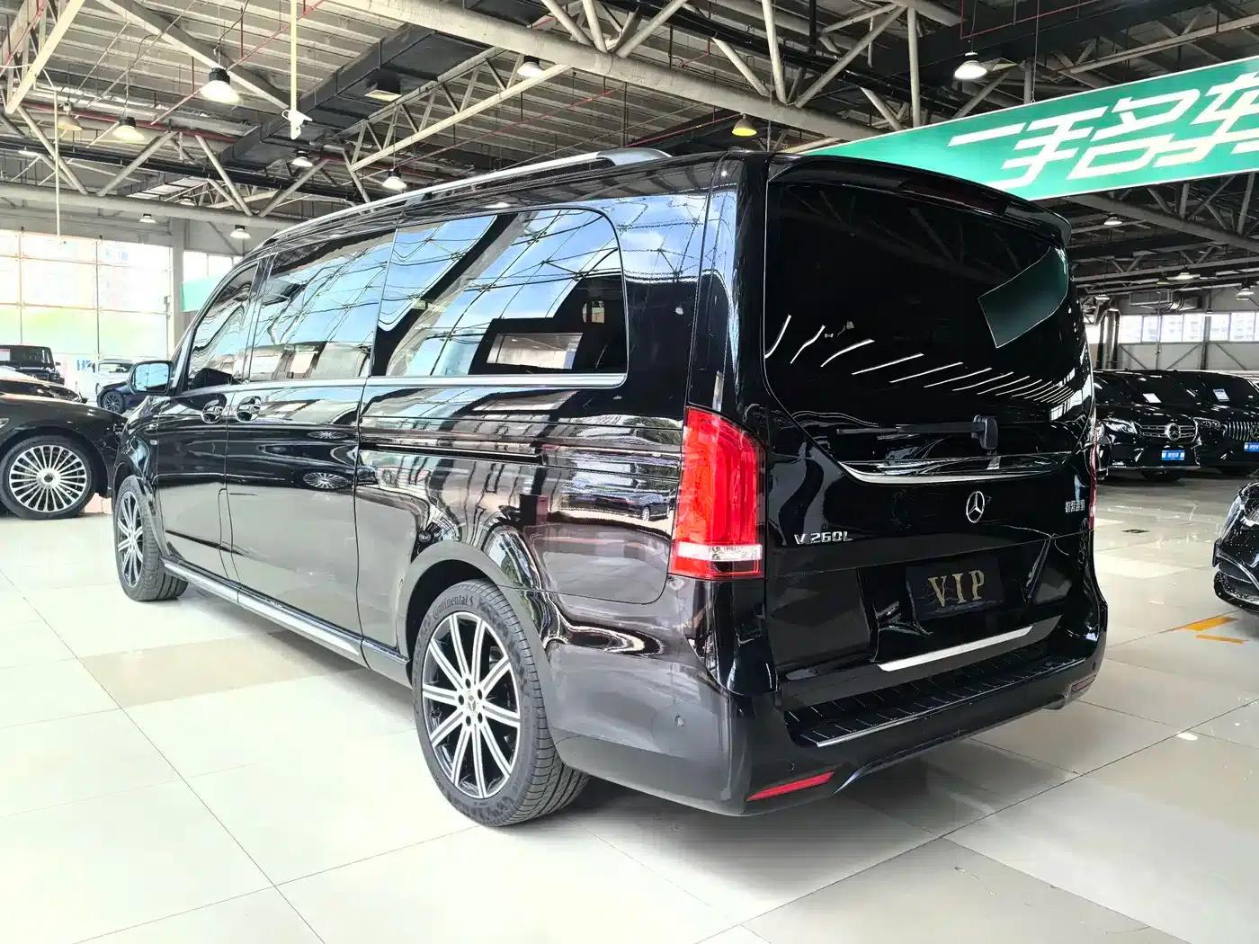 Mercedes-Benz V-Class 2022 V 260 L Long Wheelbase Luxury Edition — миниатюра 18