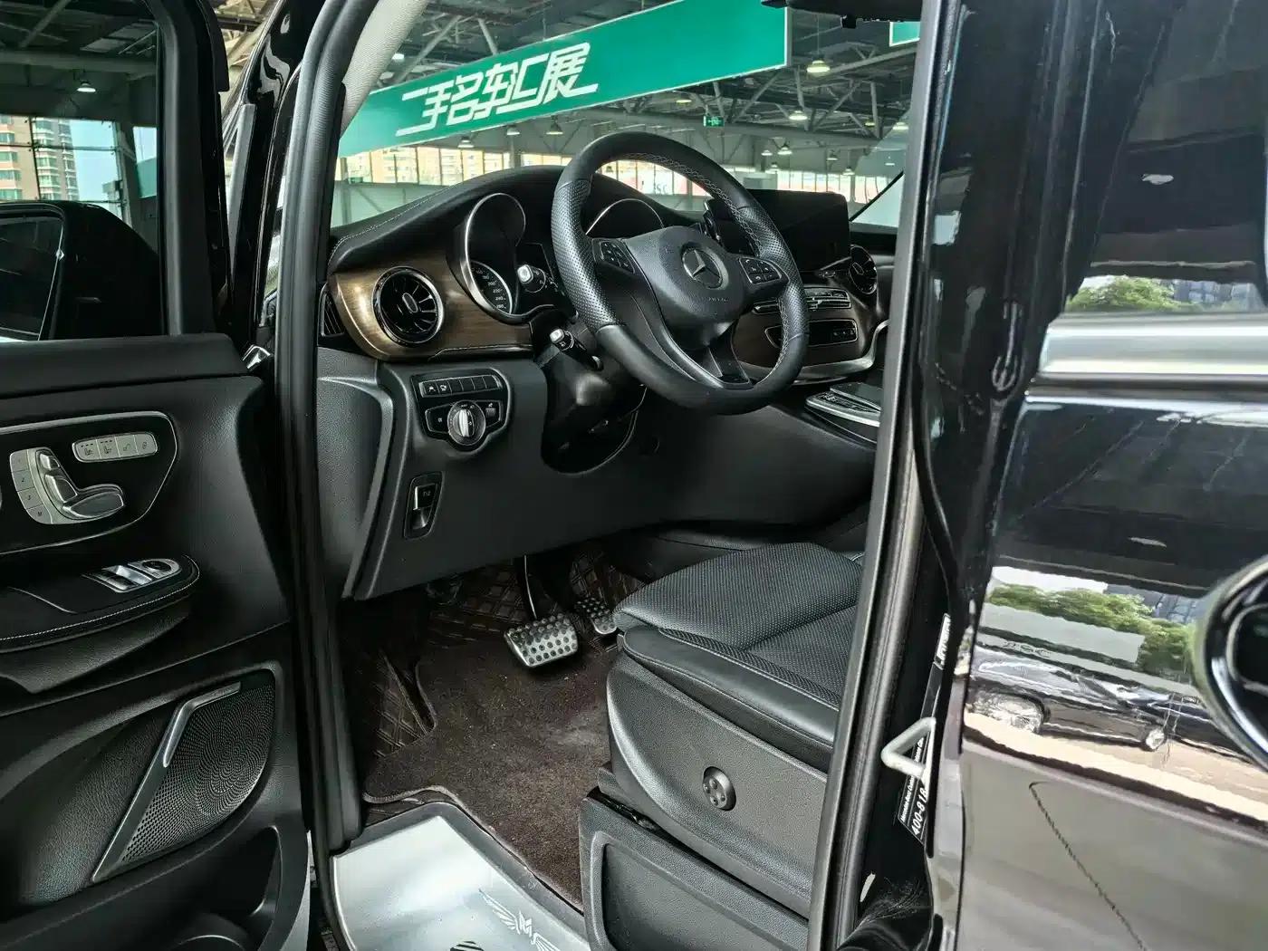 Mercedes-Benz V-Class 2022 V 260 L Long Wheelbase Luxury Edition — миниатюра 5