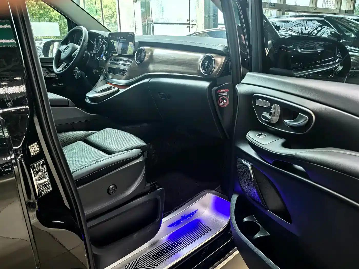 Mercedes-Benz V-Class 2022 V 260 L Long Wheelbase Luxury Edition — миниатюра 10