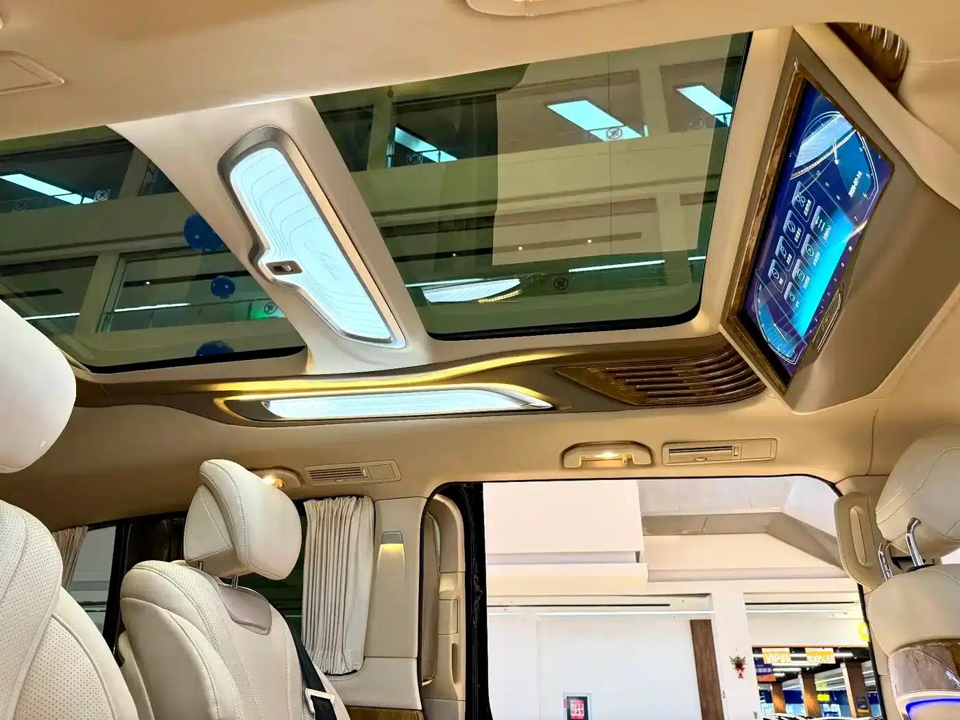 Mercedes-Benz V-Class 2018 V 260 L Premium Extended Edition (China VI Emission Standard) — миниатюра 17