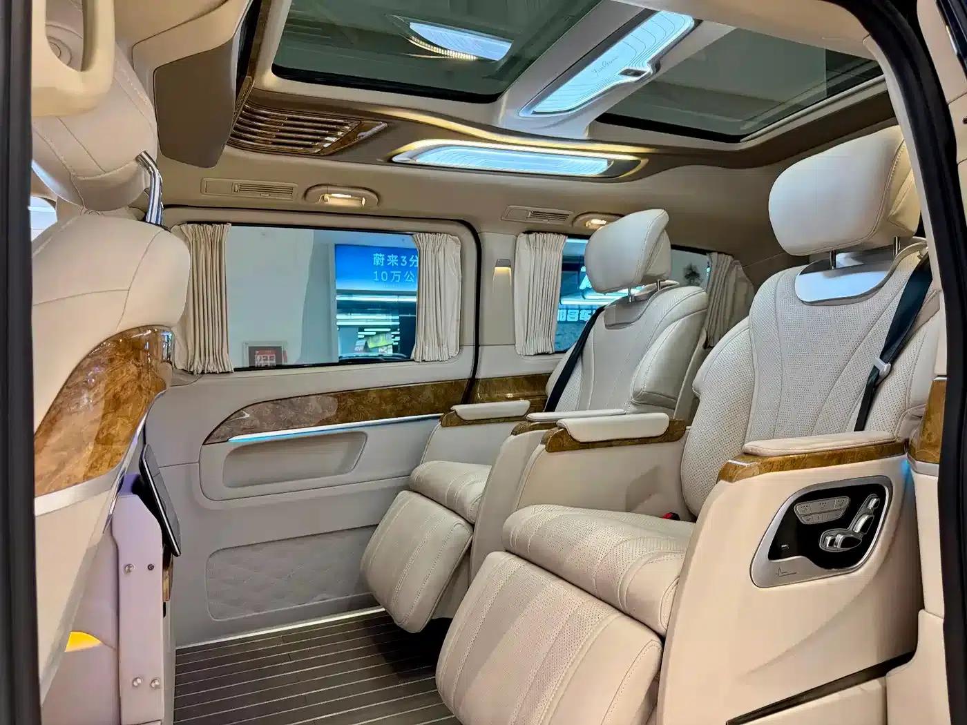 Mercedes-Benz V-Class 2018 V 260 L Premium Extended Edition (China VI Emission Standard) — миниатюра 5