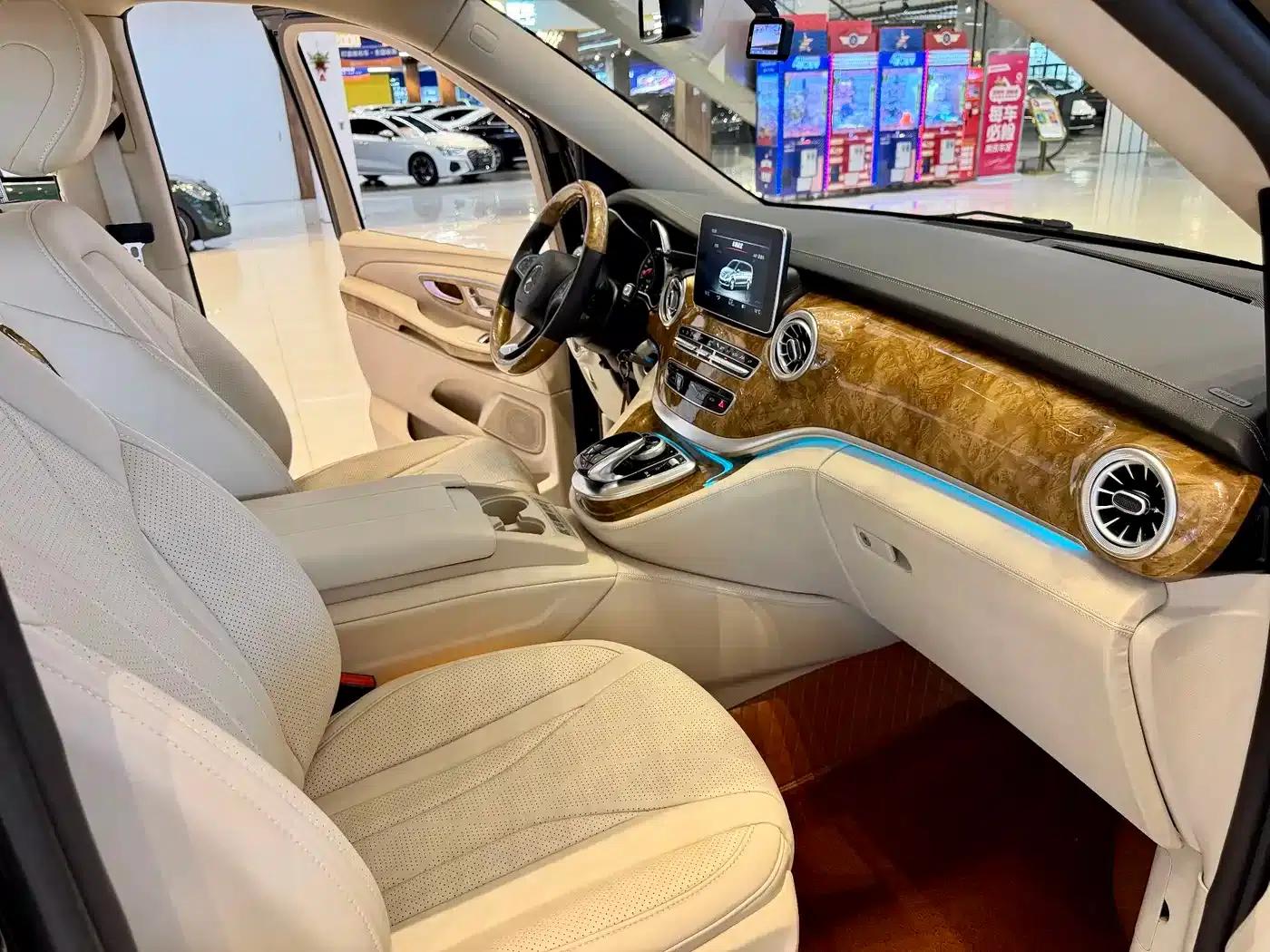 Mercedes-Benz V-Class 2018 V 260 L Premium Extended Edition (China VI Emission Standard) — миниатюра 9