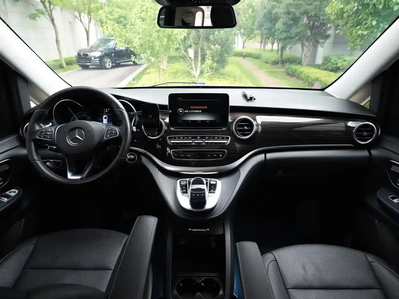Mercedes-Benz V-Class 2018 V 260 Navigator Edition (China VI Emission Standard) — миниатюра 11