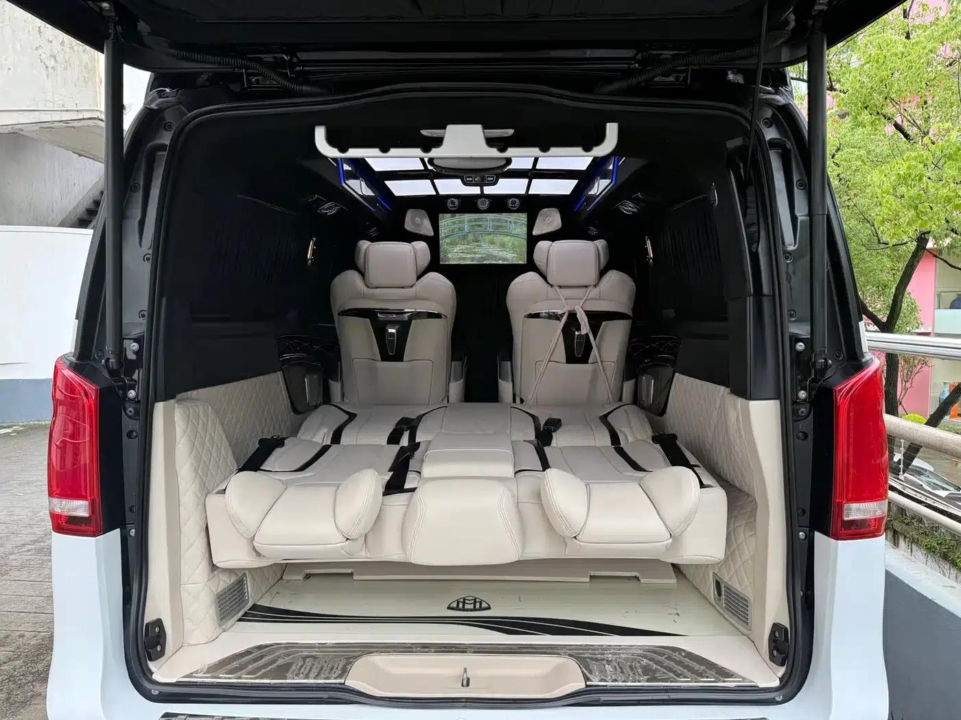 Mercedes-Benz V-Class 2021 V 260 L Long Wheelbase Premium Edition — миниатюра 12