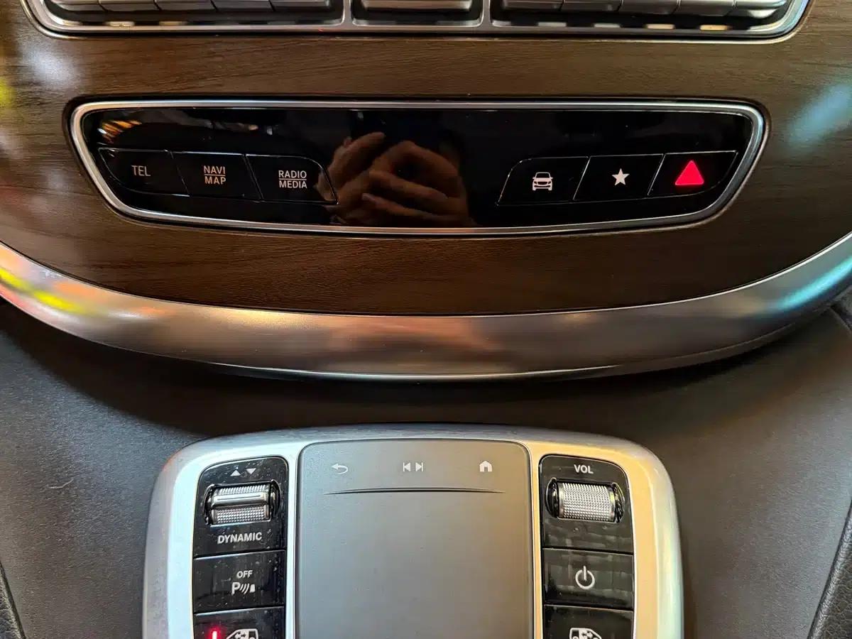 Mercedes-Benz V-Class 2020 V 260 L Long Wheelbase Luxury Edition — миниатюра 17