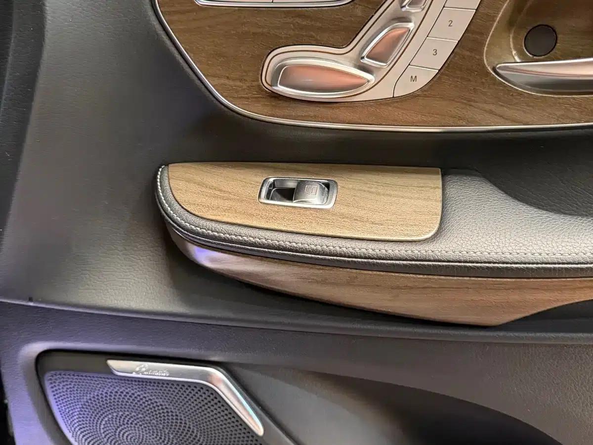 Mercedes-Benz V-Class 2020 V 260 L Long Wheelbase Luxury Edition — миниатюра 19
