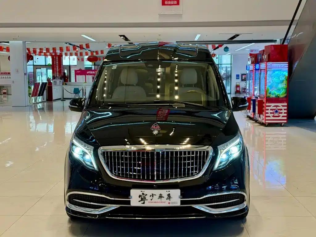 Mercedes-Benz V-Class 2018 V 260 L Premium Extended Edition (China VI Emission Standard) — миниатюра 2