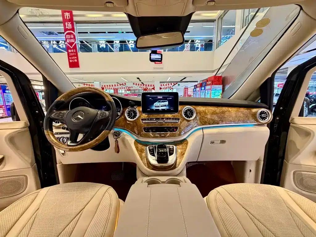 Mercedes-Benz V-Class 2018 V 260 L Premium Extended Edition (China VI Emission Standard) — миниатюра 14