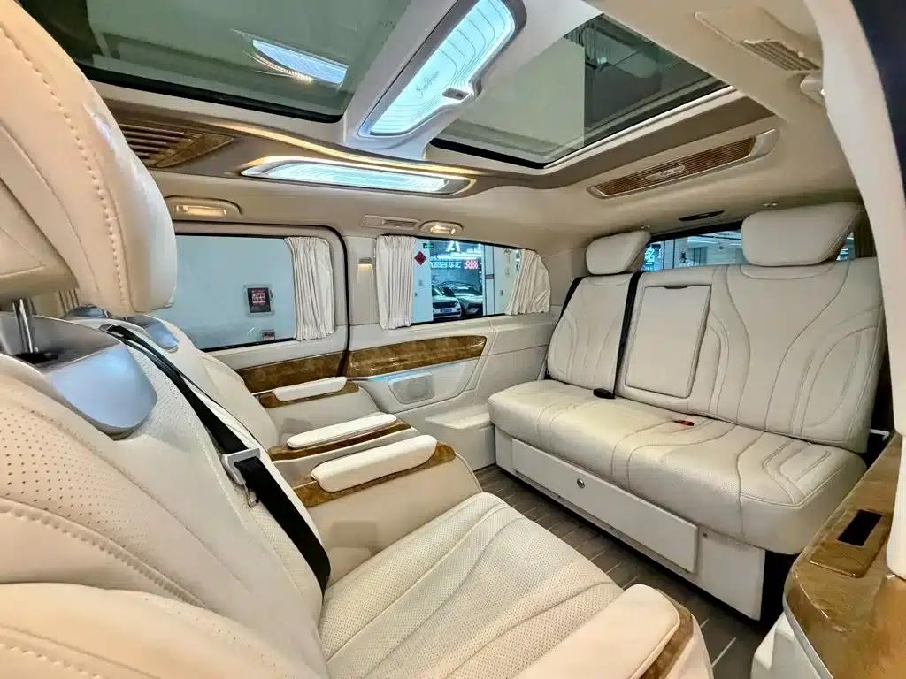 Mercedes-Benz V-Class 2018 V 260 L Premium Extended Edition (China VI Emission Standard) — миниатюра 16