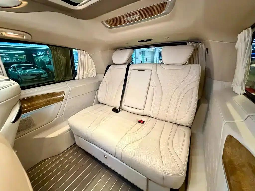 Mercedes-Benz V-Class 2018 V 260 L Premium Extended Edition (China VI Emission Standard) — миниатюра 19