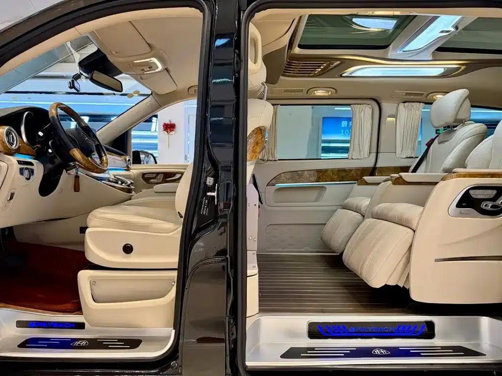 Mercedes-Benz V-Class 2018 V 260 L Premium Extended Edition (China VI Emission Standard) — миниатюра 7