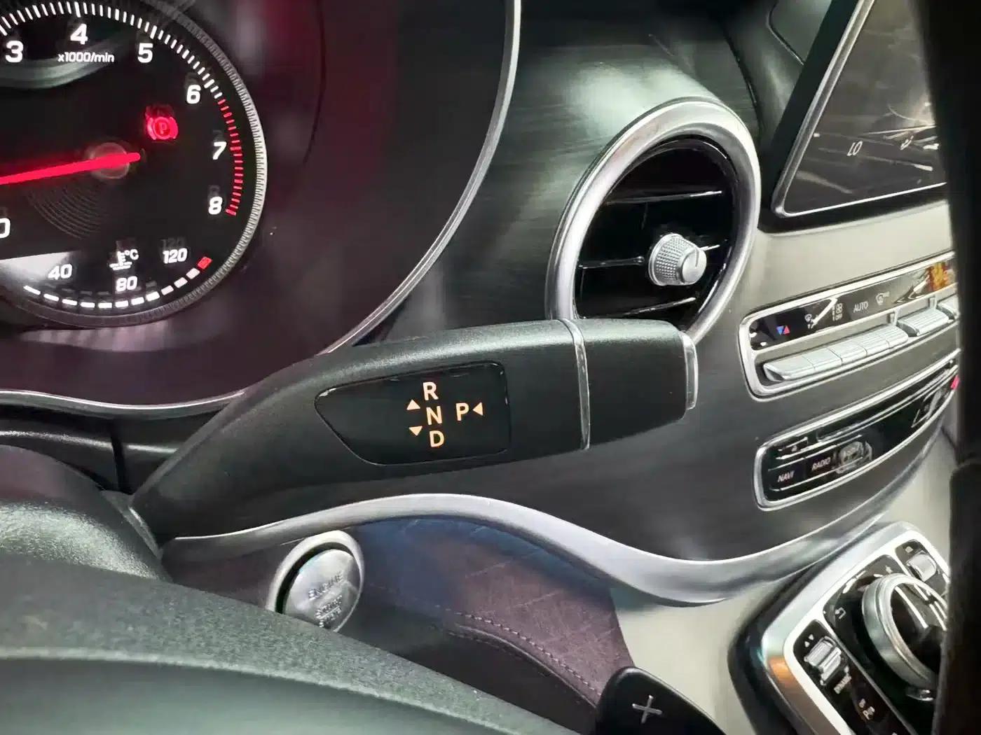 Mercedes-Benz V-Class 2018 V 260 L Premium Extended Edition (China VI Emission Standard) — миниатюра 11
