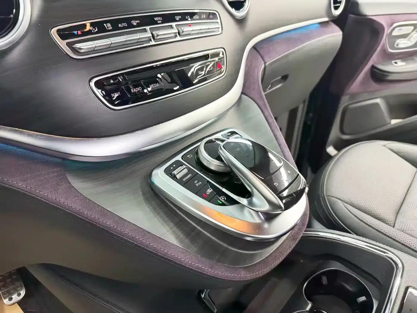 Mercedes-Benz V-Class 2018 V 260 L Premium Extended Edition (China VI Emission Standard) — миниатюра 12