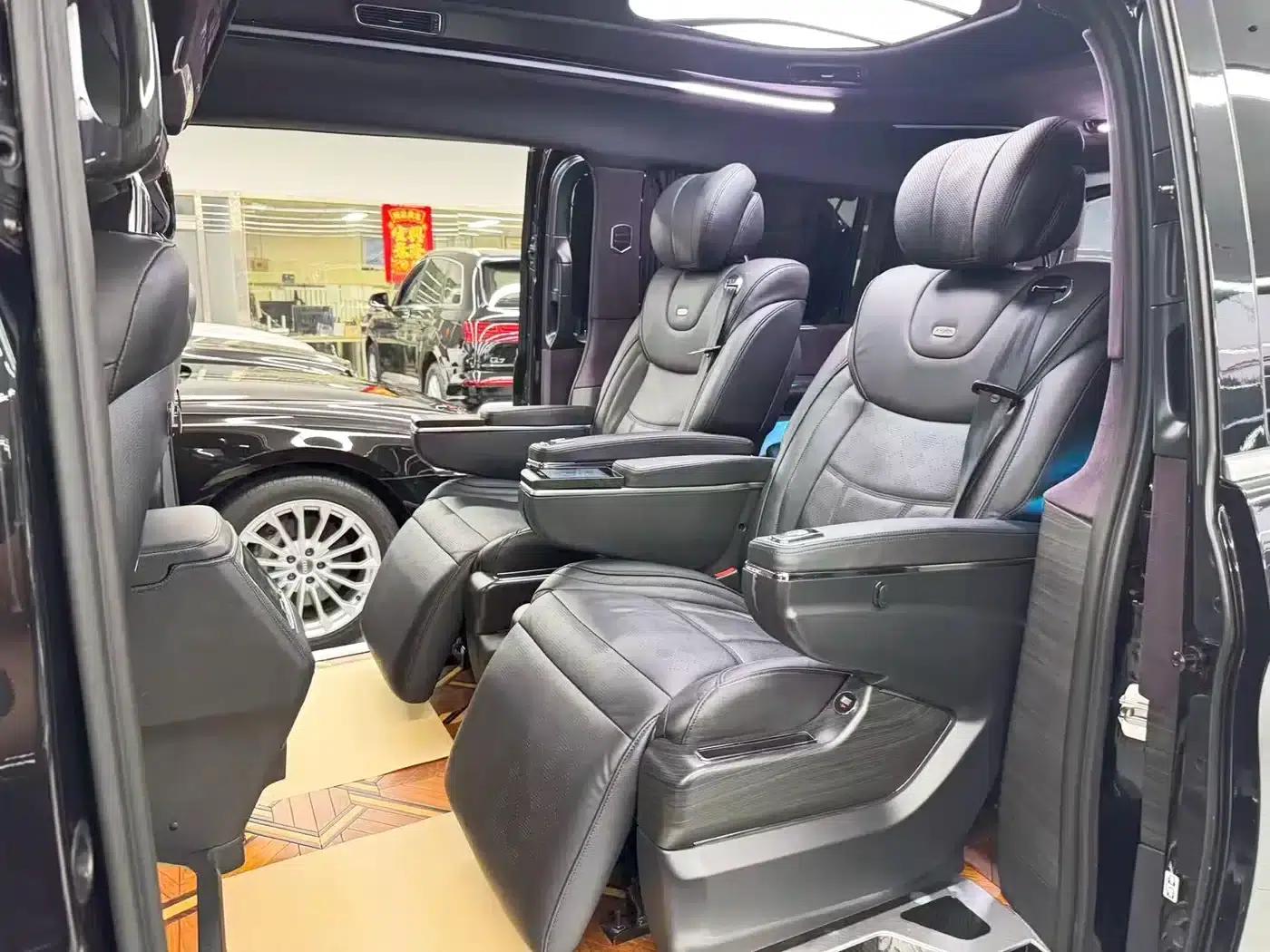 Mercedes-Benz V-Class 2018 V 260 L Premium Extended Edition (China VI Emission Standard) — миниатюра 15