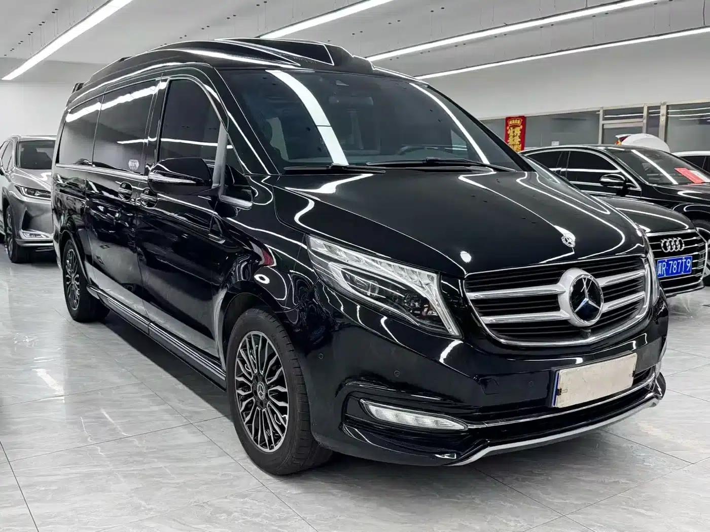 Mercedes-Benz V-Class 2018 V 260 L Premium Extended Edition (China VI Emission Standard) — миниатюра 3