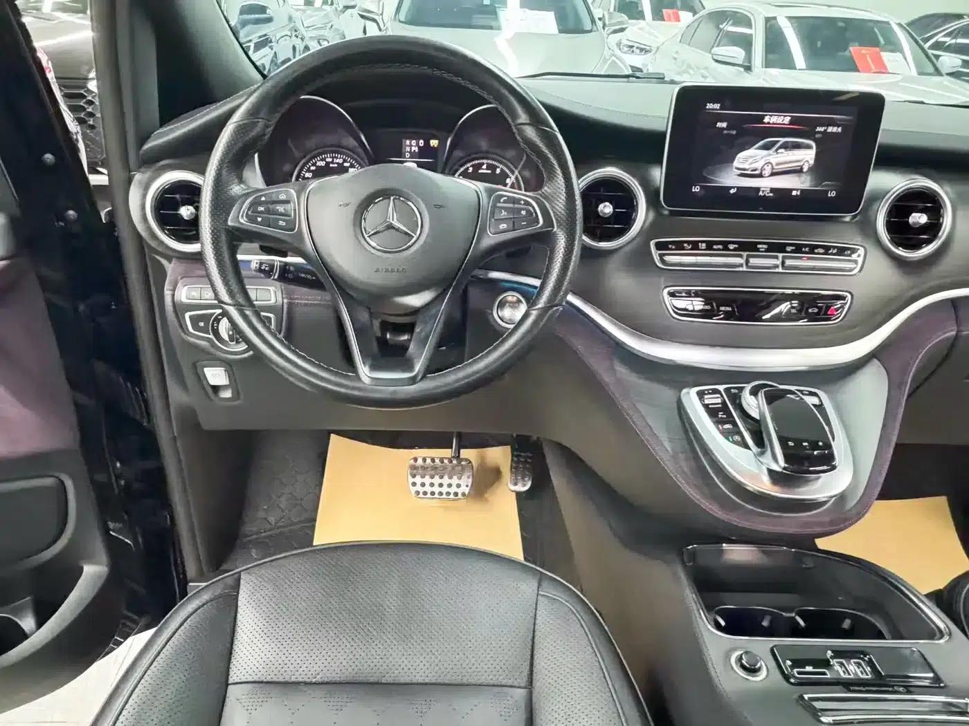 Mercedes-Benz V-Class 2018 V 260 L Premium Extended Edition (China VI Emission Standard) — миниатюра 26