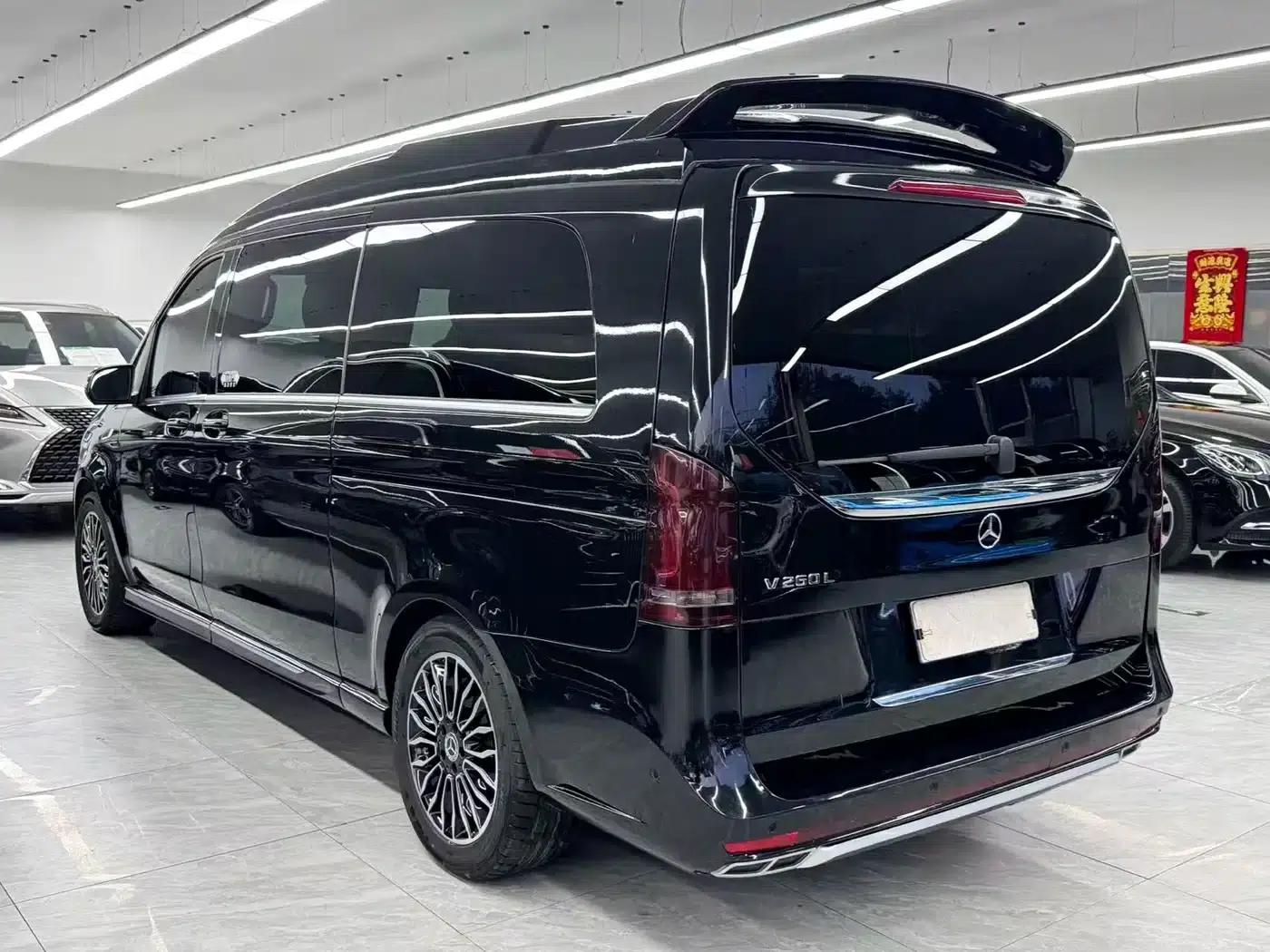 Mercedes-Benz V-Class 2018 V 260 L Premium Extended Edition (China VI Emission Standard) — миниатюра 4