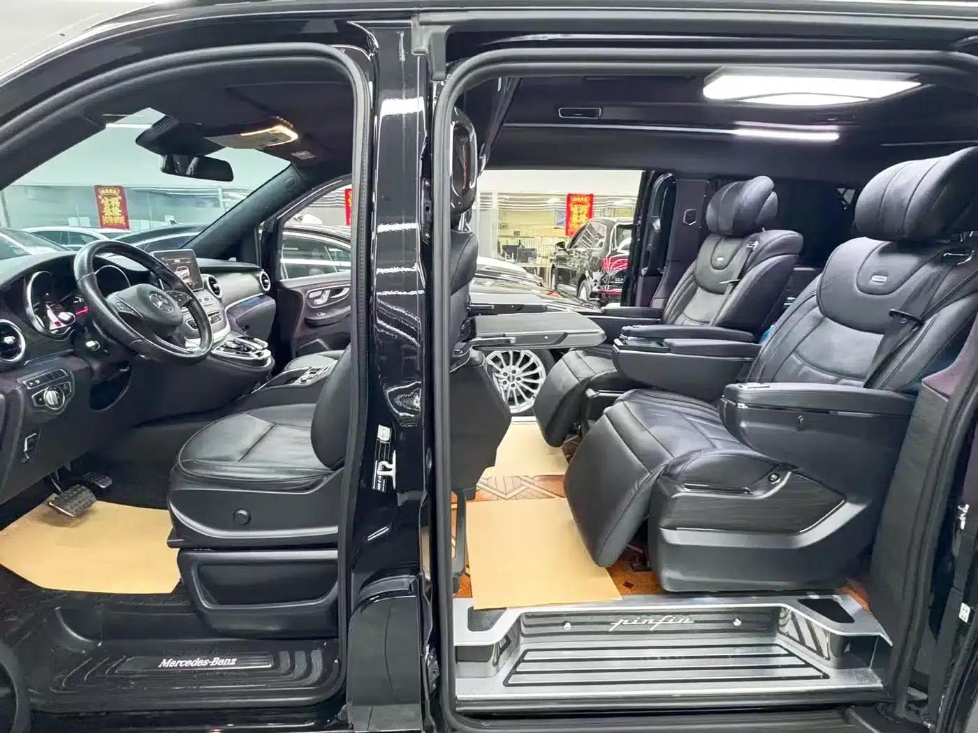 Mercedes-Benz V-Class 2018 V 260 L Premium Extended Edition (China VI Emission Standard) — миниатюра 8