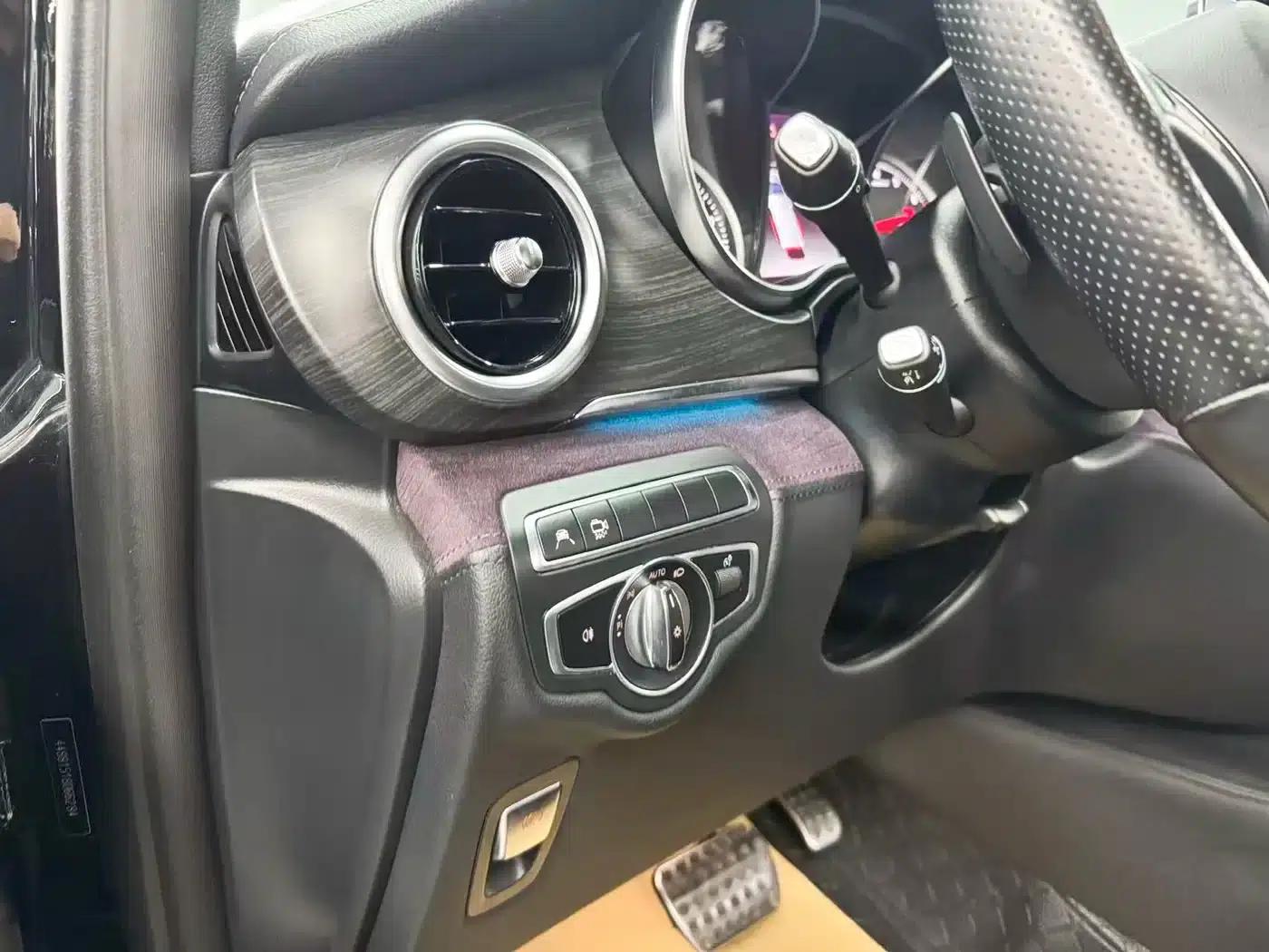 Mercedes-Benz V-Class 2018 V 260 L Premium Extended Edition (China VI Emission Standard) — миниатюра 10
