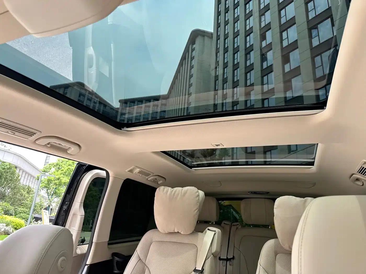 Mercedes-Benz V-Class 2018 V 260 Premium Edition (China VI Emission Standard) — миниатюра 16